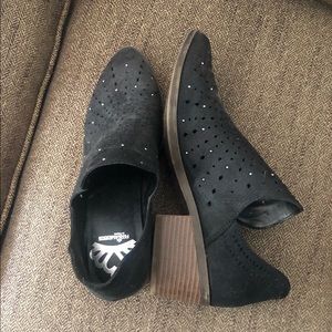 Cute black slip on booties. Look great with jeans!